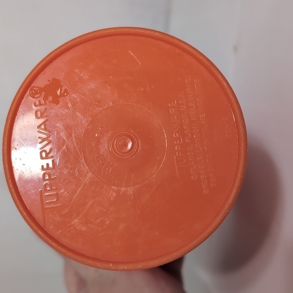 Tupperware 1980s Vintage Orange Handolier with Pour Lid Canister - Picture 3 of 5